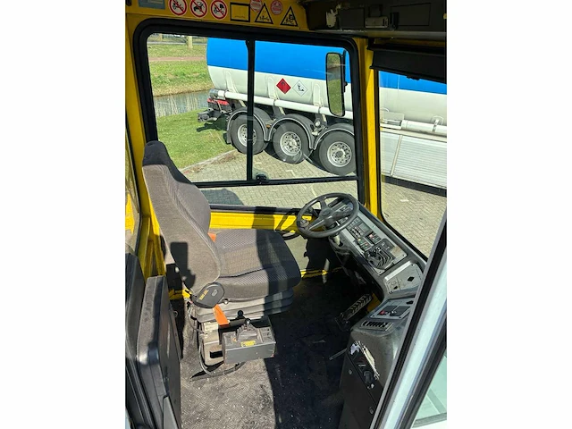 Terberg - yt 182 - vrachtwagen - afbeelding 7 van  10