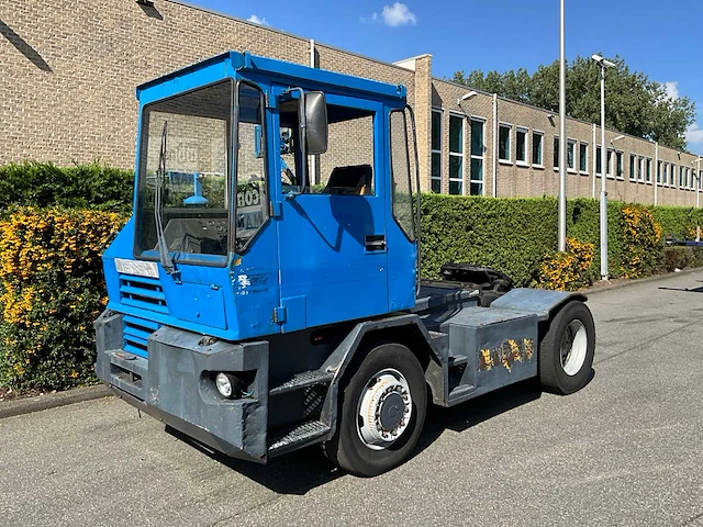 Terberg terminal tractor. 4x4 - afbeelding 1 van  22