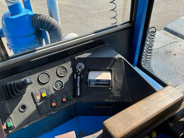 Terberg terminal tractor. 4x4 - afbeelding 13 van  22