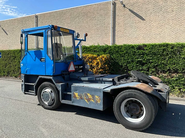 Terberg terminal tractor. 4x4 - afbeelding 16 van  22