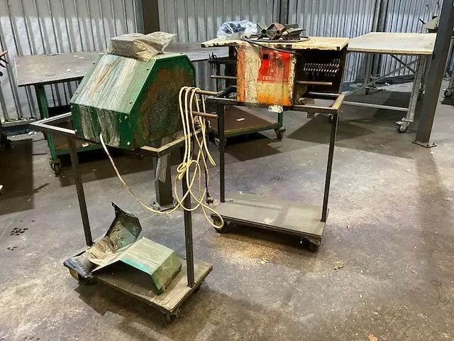 Terlouw en betcomex ontbladermachine (2x) - afbeelding 1 van  5