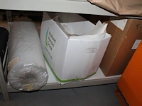 Terpetijnwas in diverse kleuren, plastic zakken, tissuerollen, stofdoeken, staalwolkokers, emmers en vloeip... - afbeelding 7 van  7