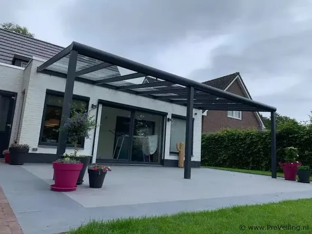 Terrasoverkapping, aluminium mat zwart met polycarbonaat dak, helder, vlak - afbeelding 2 van  6