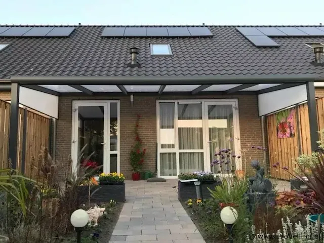 Terrasoverkapping, aluminium mat zwart met polycarbonaat dak, helder, vlak - afbeelding 3 van  6