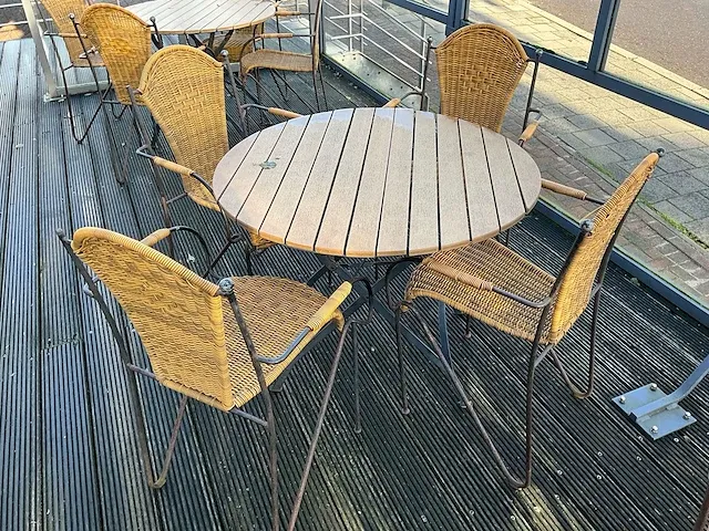 Terrasset (tafel en 4 stoelen) (2x) - afbeelding 1 van  2
