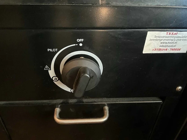 Terrasverwarming 2x en bank - afbeelding 3 van  6