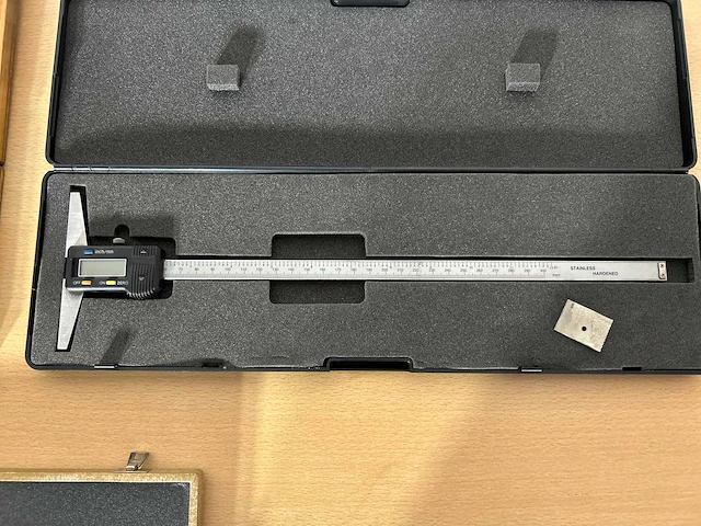 Tesa and mitutoyo dieptemeter (3x) - afbeelding 5 van  7