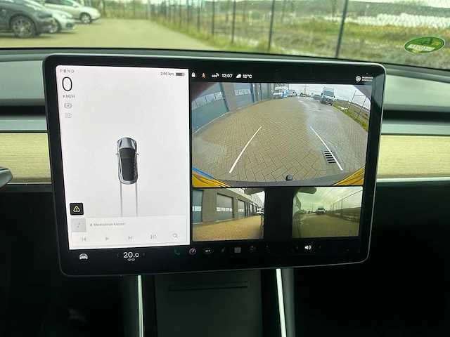 Tesla - 2019 - model 3 - stnd.rwd plus 60 kwh - personenauto - afbeelding 2 van  10