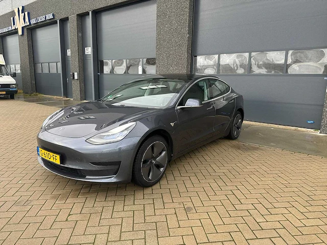 Tesla - 2019 - model 3 - stnd.rwd plus 60 kwh - personenauto - afbeelding 1 van  10