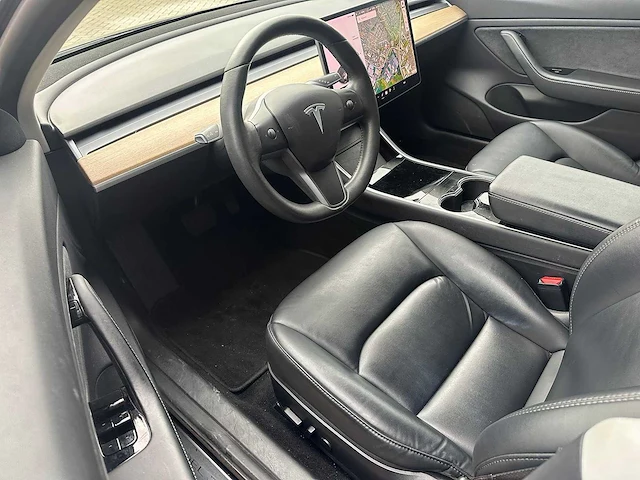Tesla - 2019 - model 3 - stnd.rwd plus 60 kwh - personenauto - afbeelding 8 van  10