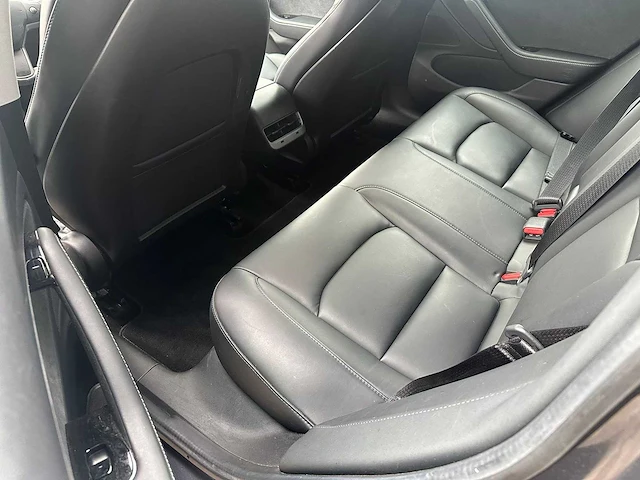 Tesla - 2019 - model 3 - stnd.rwd plus 60 kwh - personenauto - afbeelding 9 van  10
