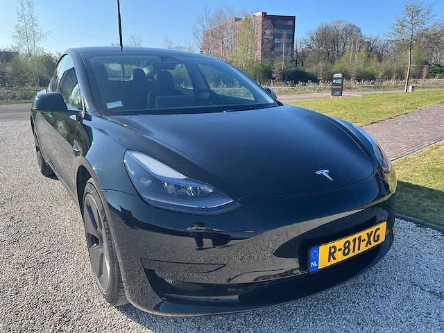Tesla - 2022 - model 3 - stnd.rwd plus 60 kwh - personenauto - afbeelding 2 van  19