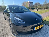 Tesla - 2022 - model 3 - stnd.rwd plus 60 kwh - personenauto - afbeelding 2 van  19