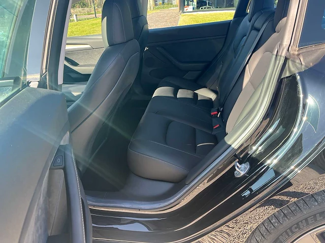 Tesla - 2022 - model 3 - stnd.rwd plus 60 kwh - personenauto - afbeelding 10 van  19