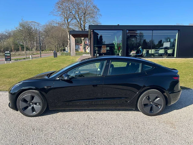 Tesla - 2022 - model 3 - stnd.rwd plus 60 kwh - personenauto - afbeelding 13 van  19