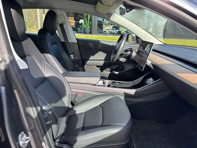 Tesla - model 3 - long range awd 75kwh - xv-391-f - 2019 - afbeelding 3 van  19