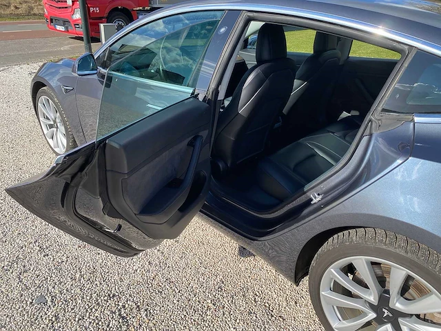 Tesla - model 3 - long range awd 75kwh - zj-209-v - 2019 - afbeelding 4 van  26