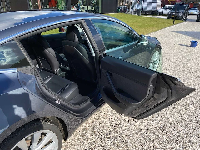 Tesla - model 3 - long range awd 75kwh - zj-209-v - 2019 - afbeelding 9 van  26
