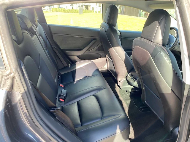 Tesla - model 3 - long range awd 75kwh - zj-209-v - 2019 - afbeelding 10 van  26