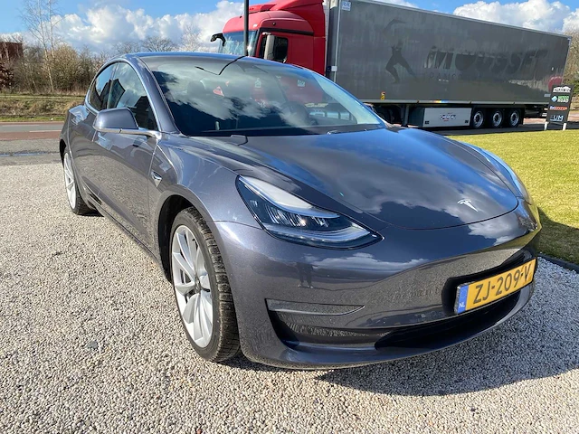 Tesla - model 3 - long range awd 75kwh - zj-209-v - 2019 - afbeelding 13 van  26