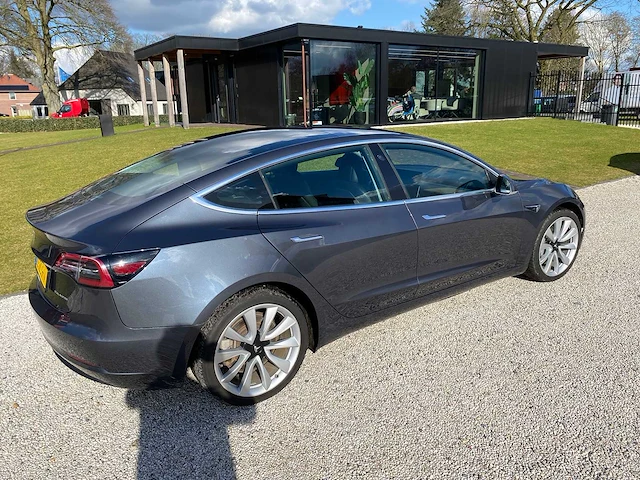 Tesla - model 3 - long range awd 75kwh - zj-209-v - 2019 - afbeelding 16 van  26