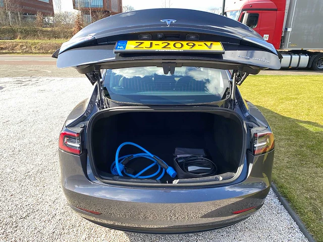 Tesla - model 3 - long range awd 75kwh - zj-209-v - 2019 - afbeelding 18 van  26