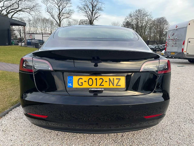 Tesla - model 3 - stnd.rwd plus 60 kwh - g-012-nz - 2019 - afbeelding 18 van  21