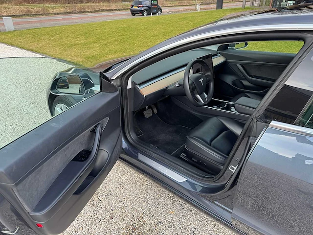 Tesla - model 3 - stnd.rwd plus 60 kwh - g-249-sl - 2019 - afbeelding 5 van  23