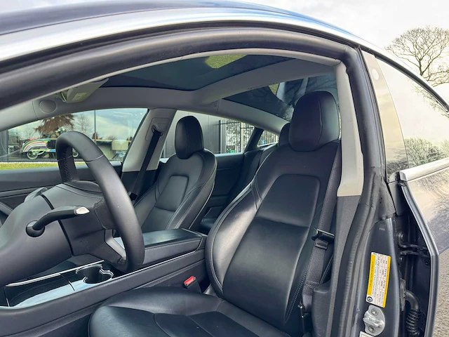 Tesla - model 3 - stnd.rwd plus 60 kwh - g-249-sl - 2019 - afbeelding 6 van  23