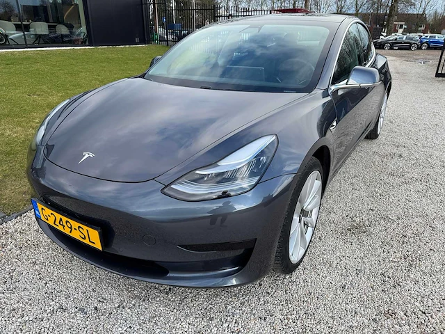 Tesla - model 3 - stnd.rwd plus 60 kwh - g-249-sl - 2019 - afbeelding 1 van  23