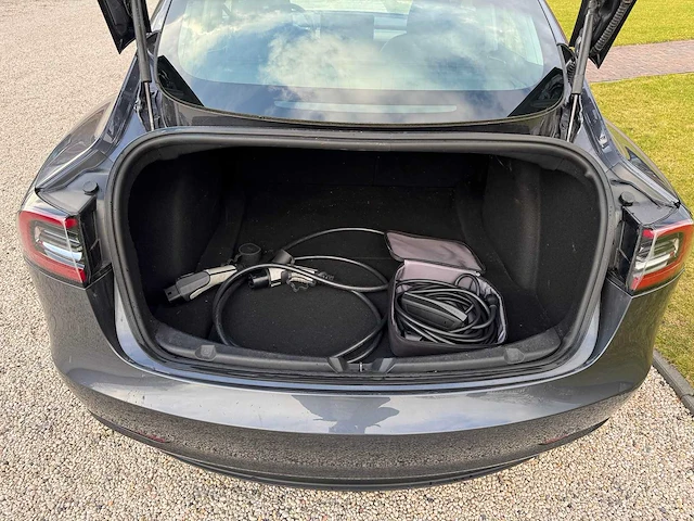 Tesla - model 3 - stnd.rwd plus 60 kwh - g-249-sl - 2019 - afbeelding 16 van  23