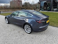 Tesla - model 3 - stnd.rwd plus 60 kwh - g-249-sl - 2019 - afbeelding 18 van  23