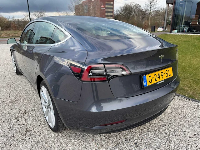 Tesla - model 3 - stnd.rwd plus 60 kwh - g-249-sl - 2019 - afbeelding 19 van  23