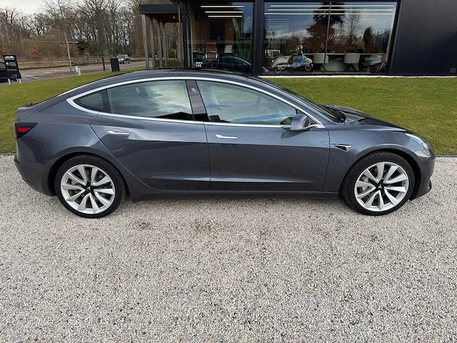 Tesla - model 3 - stnd.rwd plus 60 kwh - g-249-sl - 2019 - afbeelding 23 van  23