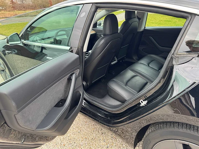 Tesla - model 3 - stnd.rwd plus 60 kwh - g-439-nv - 2019 - afbeelding 3 van  23