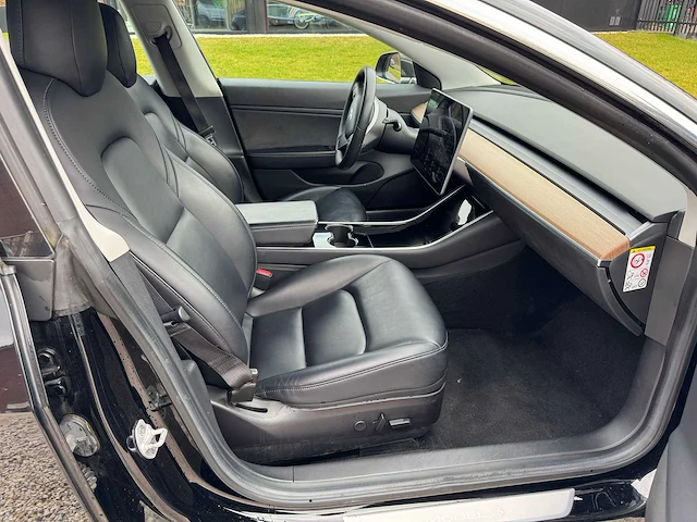 Tesla - model 3 - stnd.rwd plus 60 kwh - g-439-nv - 2019 - afbeelding 6 van  23