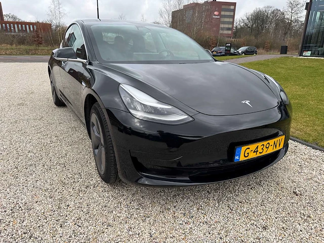 Tesla - model 3 - stnd.rwd plus 60 kwh - g-439-nv - 2019 - afbeelding 10 van  23