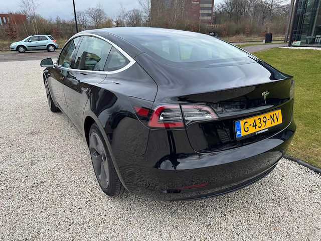 Tesla - model 3 - stnd.rwd plus 60 kwh - g-439-nv - 2019 - afbeelding 19 van  23