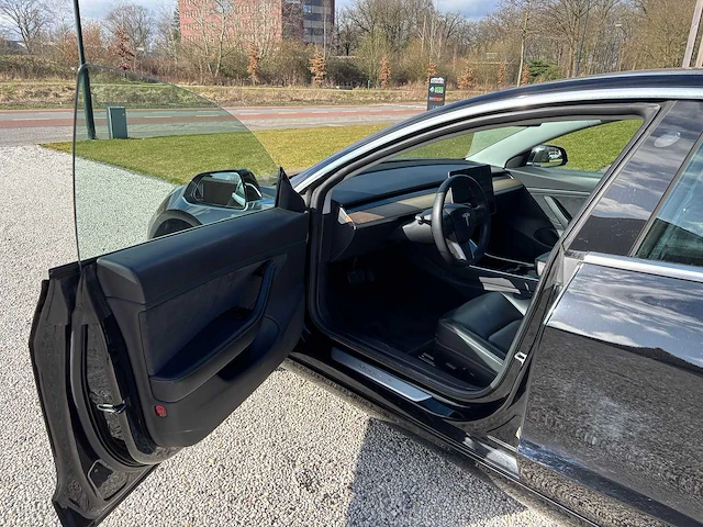 Tesla - model 3 - stnd.rwd plus 60 kwh - g-464-nv - 2019 - afbeelding 20 van  20