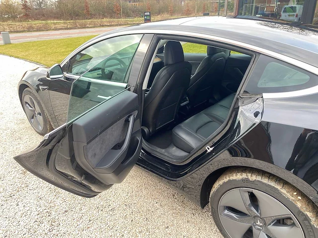 Tesla - model 3 - stnd.rwd plus 60 kwh - g-483-sk - 2019 - afbeelding 3 van  25