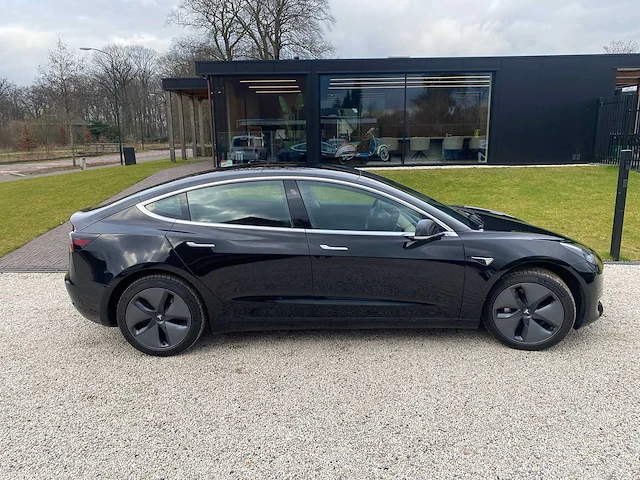 Tesla - model 3 - stnd.rwd plus 60 kwh - g-483-sk - 2019 - afbeelding 14 van  25