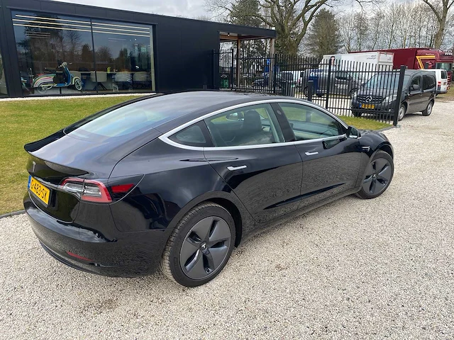 Tesla - model 3 - stnd.rwd plus 60 kwh - g-483-sk - 2019 - afbeelding 15 van  25
