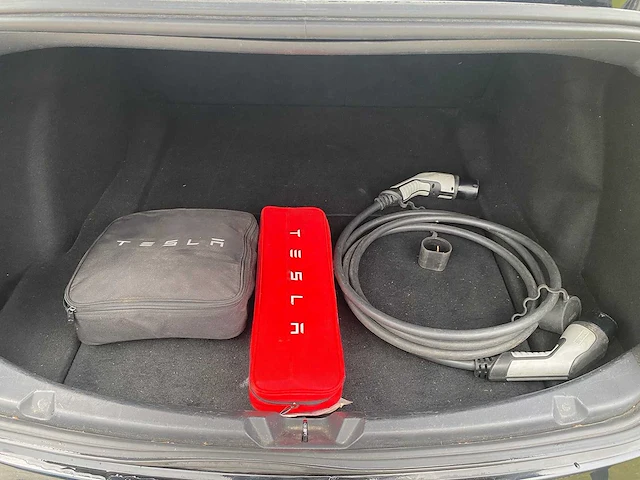 Tesla - model 3 - stnd.rwd plus 60 kwh - g-483-sk - 2019 - afbeelding 18 van  25