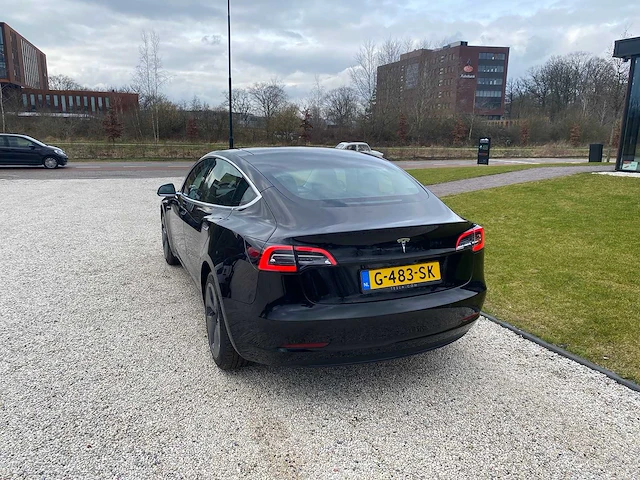 Tesla - model 3 - stnd.rwd plus 60 kwh - g-483-sk - 2019 - afbeelding 21 van  25