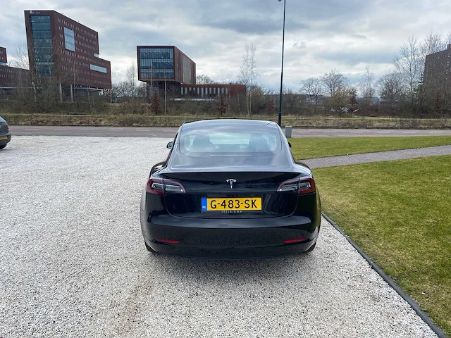 Tesla - model 3 - stnd.rwd plus 60 kwh - g-483-sk - 2019 - afbeelding 22 van  25