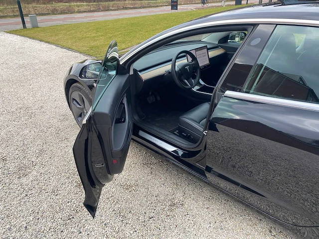 Tesla - model 3 - stnd.rwd plus 60 kwh - g-483-sk - 2019 - afbeelding 23 van  25