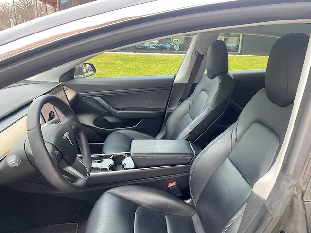Tesla - model 3 - stnd.rwd plus 60 kwh - g-483-sk - 2019 - afbeelding 24 van  25