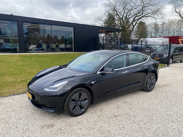 Tesla - model 3 - stnd.rwd plus 60 kwh - g-483-sk - 2019 - afbeelding 12 van  25