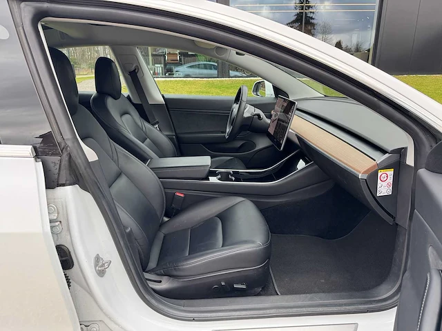 Tesla - model 3 - stnd.rwd plus 60 kwh - g-484-px - 2019 - afbeelding 6 van  23
