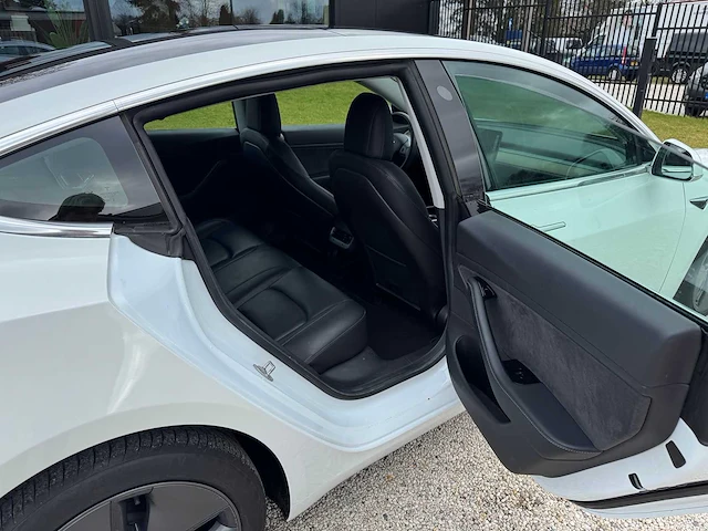Tesla - model 3 - stnd.rwd plus 60 kwh - g-484-px - 2019 - afbeelding 7 van  23